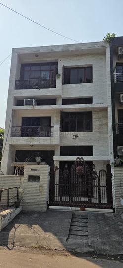 46D, Sector 46 Main Image 1