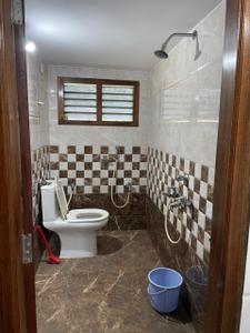 Bathroom Image of 400 Sq.ft 4 BHK Independent House for rent in Ramanayapeta Kakinada for Rs. 60000