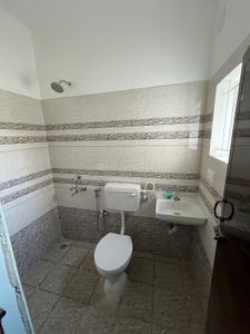 Bathroom Image of 900 Sq.ft 2 BHK Builder Floor for rent in Saravanampatty Coimbatore for Rs. 18000