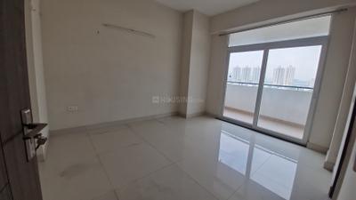 Bedroom Image of 3300 Sq.ft 3 BHK Apartment / Flat for rent in Parx Laureate, Sector 108 Noida for Rs. 90000