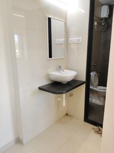 Bathroom Image of 750 Sq.ft 1.5 BHK Apartment / Flat for rent in Samrat Sarthak, Katraj Pune for Rs. 20000