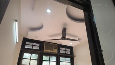 Bedroom Image of 720 Sq.ft 2 BHK Builder Floor for rent in Mukherjee Nagar New Delhi for Rs. 30000