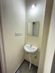 Bathroom Image of 650 Sq.ft 1 BHK Apartment / Flat for rent in Hoodi Bengaluru for Rs. 21000