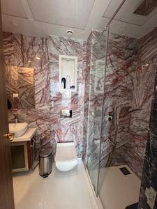 Bathroom Image of 1705 Sq.ft 3 BHK Independent House for rent in Lodha World Towers, Worli Mumbai for Rs. 550000