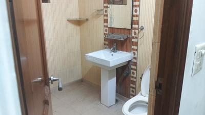 Image of 1300 Sq.ft 3 BHK Apartment / Flat for rent in Patparganj, New Delhi for Rs. 39500