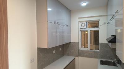 Kitchen Image of 1250 Sq.ft 3 BHK Builder Floor for rent in Signature Global City 37D 1, Sector 37D Gurgaon for Rs. 25999
