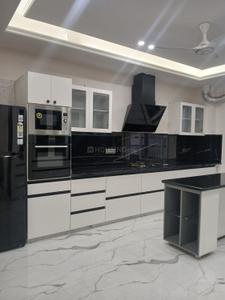 Kitchen Image of 3000 Sq.ft 4.5 BHK Builder Floor for rent in Sector 46 Gurgaon for Rs. 100000