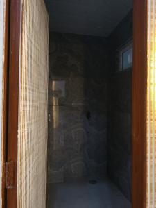 Common Bathroom Image of 1250 Sq.ft 3 BHK Builder Floor for sale in Indirapuram Ghaziabad for Rs. 13200004