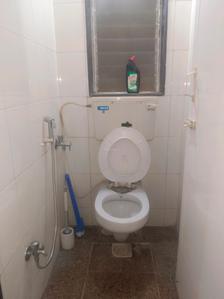 Common Bathroom One Image of 470 Sq.ft 1 BHK Apartment / Flat for sale in Gundecha Valley Of Flowers, Kandivali East Mumbai for Rs. 13000000