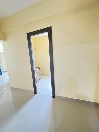 Tata Avenida Main Image 1