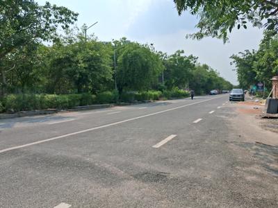 Image of 200 Sq.ft Residential Plot / Land for sale in Sector 105, Noida for Rs. 63000000
