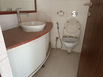 Bathroom Image of 5500 Sq.ft 5 BHK Apartment / Flat for sale in Ballygunge Kolkata for Rs. 58000000