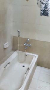 Bathroom Image of 1500 Sq.ft 3 BHK Builder Floor for rent in Nala Road Patna for Rs. 35000