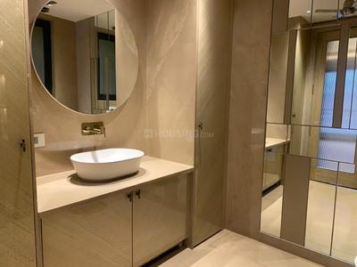Bathroom Image of 2800 Sq.ft 4 BHK Builder Floor for sale in Safdarjung Development Area New Delhi for Rs. 140000000