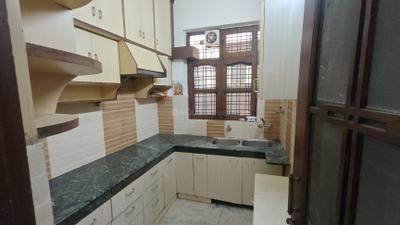 Kitchen Image of 900 Sq.ft 1 BHK Builder Floor for rent in Sector 46 Gurgaon for Rs. 27000