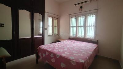 Bedroom Image of 1200 Sq.ft 2 BHK Independent House for rent in Vyttila Kochi for Rs. 32000