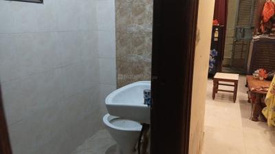 Bathroom Image of 430 Sq.ft 1.5 BHK Builder Floor for sale in Mayur Vihar Phase 1 New Delhi for Rs. 2300000