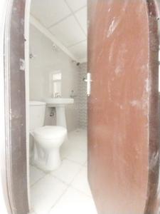 Bathroom Image of 1100 Sq.ft 2.5 BHK Apartment / Flat for sale in Amrapali Verona Heights, Noida Extension Greater Noida for Rs. 9000000