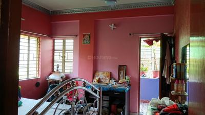 Bedroom Image of 720 Sq.ft 2 BHK Apartment / Flat for rent in Agarpara Kolkata for Rs. 15000
