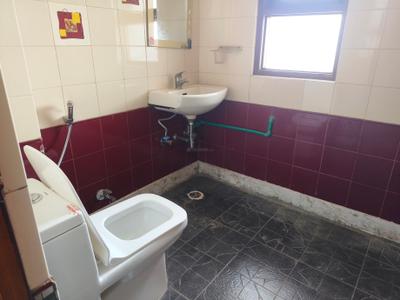 Image of 2200 Sq.ft 3 BHK Apartment / Flat for rent in Diamond Square, Sector 6 Dwarka, New Delhi for Rs. 56000