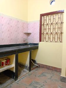 Kitchen Image of 630 Sq.ft 2 BHK Builder Floor for rent in Purba Barisha Kolkata for Rs. 10000