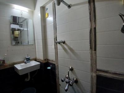 Bathroom Image of 563 Sq.ft 1 BHK Apartment / Flat for sale in Kandivali West Mumbai for Rs. 13500000