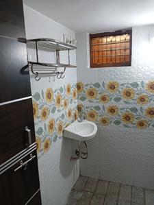 Bathroom Image of 900 Sq.ft 1 BHK Duplex for rent in Diwalipura Vadodara for Rs. 9000