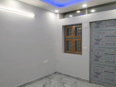 Bedroom Image of 1200 Sq.ft 3 BHK Builder Floor for sale in Vikaspuri New Delhi for Rs. 15500000