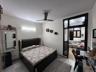 Bedroom Image of 1000 Sq.ft 2.5 BHK Builder Floor for rent in Swaraj Homes RWA Sant Nagar, Sant Nagar New Delhi for Rs. 42000