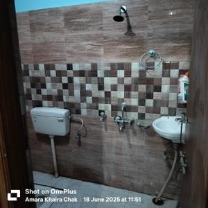 Bathroom Image of 2000 Sq.ft 2 BHK Builder Floor for rent in Roma Entertainment City, Amara Khaira Chak Varanasi for Rs. 10000