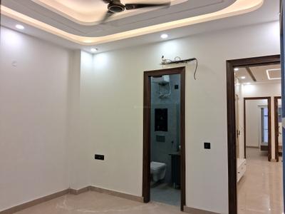 Bedroom Image of 1350 Sq.ft 3 BHK Builder Floor for sale in Paschim Vihar New Delhi for Rs. 27500000