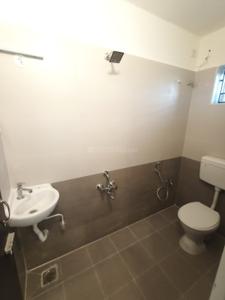 Bathroom Image of 950 Sq.ft 2 BHK Apartment / Flat for sale in Kundrathur Chennai for Rs. 6200000