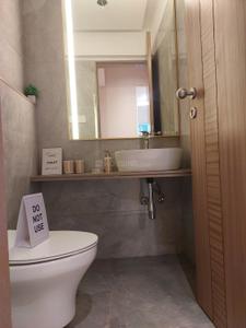 Bathroom Image of 1300 Sq.ft 3 BHK Apartment / Flat for sale in Kalpataru Magnus, Bandra East Mumbai for Rs. 77800000