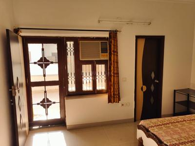 Bedroom Image of 1800 Sq.ft 2 BHK Builder Floor for rent in Sector 14 Gurgaon for Rs. 44000