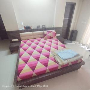 Bedroom Image of 2475 Sq.ft 4 BHK Apartment / Flat for sale in Bodakdev Ahmedabad for Rs. 18500000