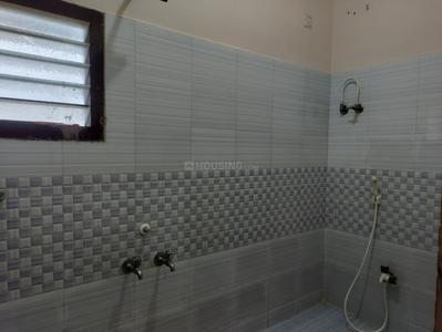Bathroom Image of 900 Sq.ft 2 BHK Apartment / Flat for rent in Kumbakonam Thanjavur for Rs. 10000