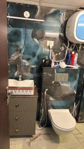 Bathroom Image of 1080 Sq.ft 2.5 BHK Apartment / Flat for sale in Nimbus The Hyde Park Tower S T U, Sector 78 Noida for Rs. 11500000