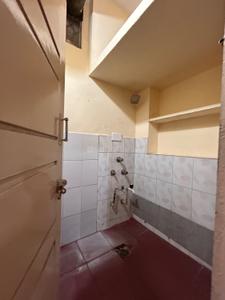 Bathroom Image of 600 Sq.ft 2 BHK Builder Floor for rent in Indira Nagar Bengaluru for Rs. 18000