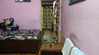 Living Room Image of 150 Sq.ft 4.5 BHK Independent House for sale in Sarai Rohilla New Delhi for Rs. 450000