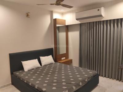 Bedroom Image of 1800 Sq.ft 2 BHK Apartment / Flat for rent in Science City Ahmedabad for Rs. 33000