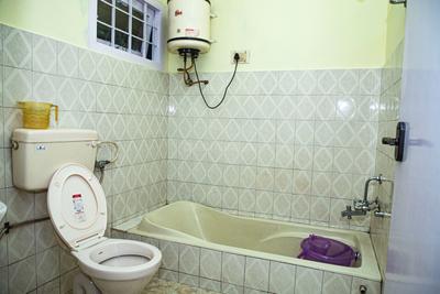 Bathroom Image of 2500 Sq.ft 3 BHK Independent House for rent in Nondimedu Ooty for Rs. 40000