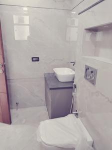 Bathroom Image of 2250 Sq.ft 3 BHK Builder Floor for sale in BPTP Amstoria , Sector 102 Gurgaon for Rs. 37800000
