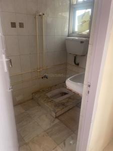 Bathroom Image of 820 Sq.ft 2 BHK Apartment / Flat for rent in Civil Lines Agra for Rs. 16000