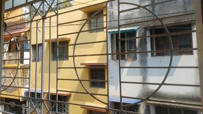Balcony Image of 640 Sq.ft 2 BHK Builder Floor for rent in Patuli Kolkata for Rs. 18000