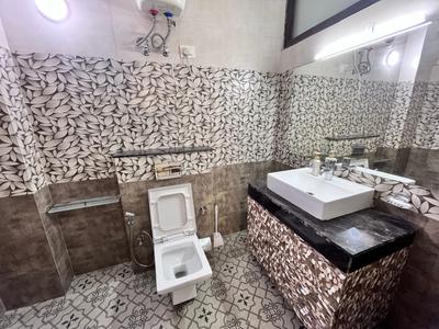 Bathroom Image of 4500 Sq.ft 9 BHK Independent House for sale in Sector 26A Gurgaon for Rs. 195000000