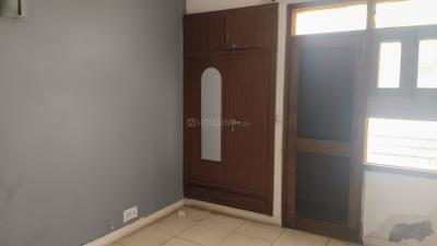 Bedroom Image of 1650 Sq.ft 3.5 BHK Apartment / Flat for rent in CGHS NPSC Apartment, Sector 2 Dwarka New Delhi for Rs. 45000
