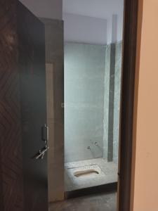 Bathroom Image of 1000 Sq.ft 1 BHK Independent House for rent in Trikonmiti Mahant Corridore, Bada Bangarda Indore for Rs. 15000