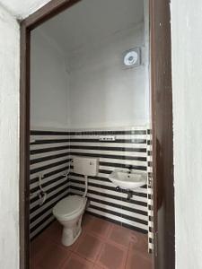 Bathroom Image of 200 Sq.ft 1 RK Studio for rent in Kunnamkulam Thrissur for Rs. 5300