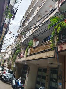 Image of 380 Sq.ft 1 BHK Builder Floor for sale in Shalimar Bagh, New Delhi for Rs. 4350000