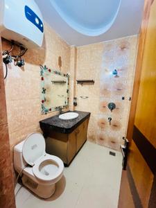 Bathroom Image of 3000 Sq.ft 4.5 BHK Duplex for sale in Jaipuria Sunrise Enclave, Kaushambi Ghaziabad for Rs. 20000000